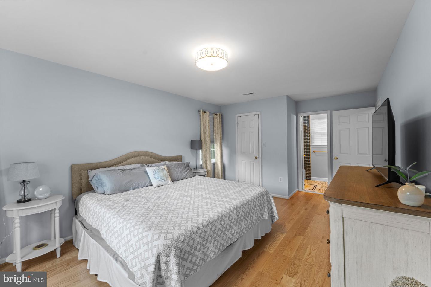 10034 PARK WOODS LN, BURKE, Virginia 22015, 4 Bedrooms Bedrooms, ,2 BathroomsBathrooms,Residential,For sale,10034 PARK WOODS LN,VAFX2247784 MLS # VAFX2247784