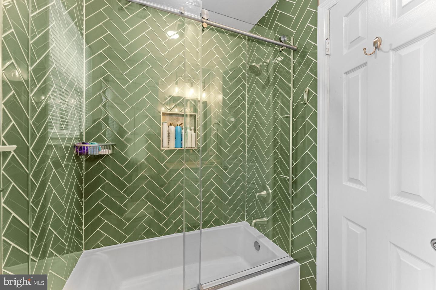 10034 PARK WOODS LN, BURKE, Virginia 22015, 4 Bedrooms Bedrooms, ,2 BathroomsBathrooms,Residential,For sale,10034 PARK WOODS LN,VAFX2247784 MLS # VAFX2247784