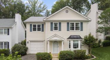 10034 PARK WOODS LN, BURKE, Virginia 22015, 4 Bedrooms Bedrooms, ,2 BathroomsBathrooms,Residential,For sale,10034 PARK WOODS LN,VAFX2247784 MLS # VAFX2247784