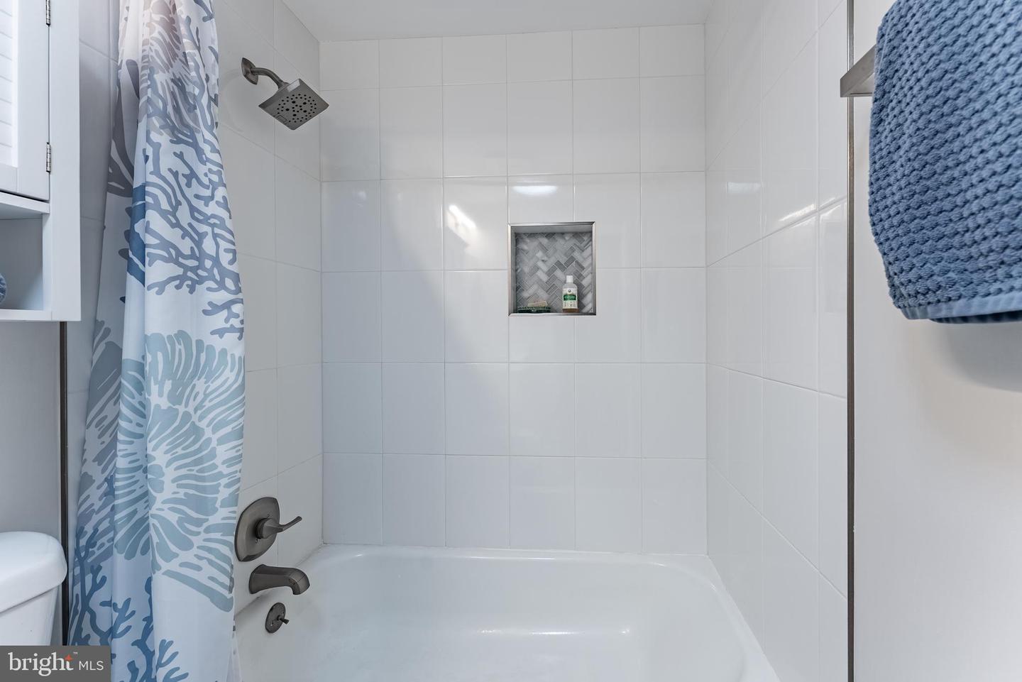 3204 HOLLY BERRY CT, FALLS CHURCH, Virginia 22042, 3 Bedrooms Bedrooms, ,2 BathroomsBathrooms,Residential,For sale,3204 HOLLY BERRY CT,VAFX2247824 MLS # VAFX2247824