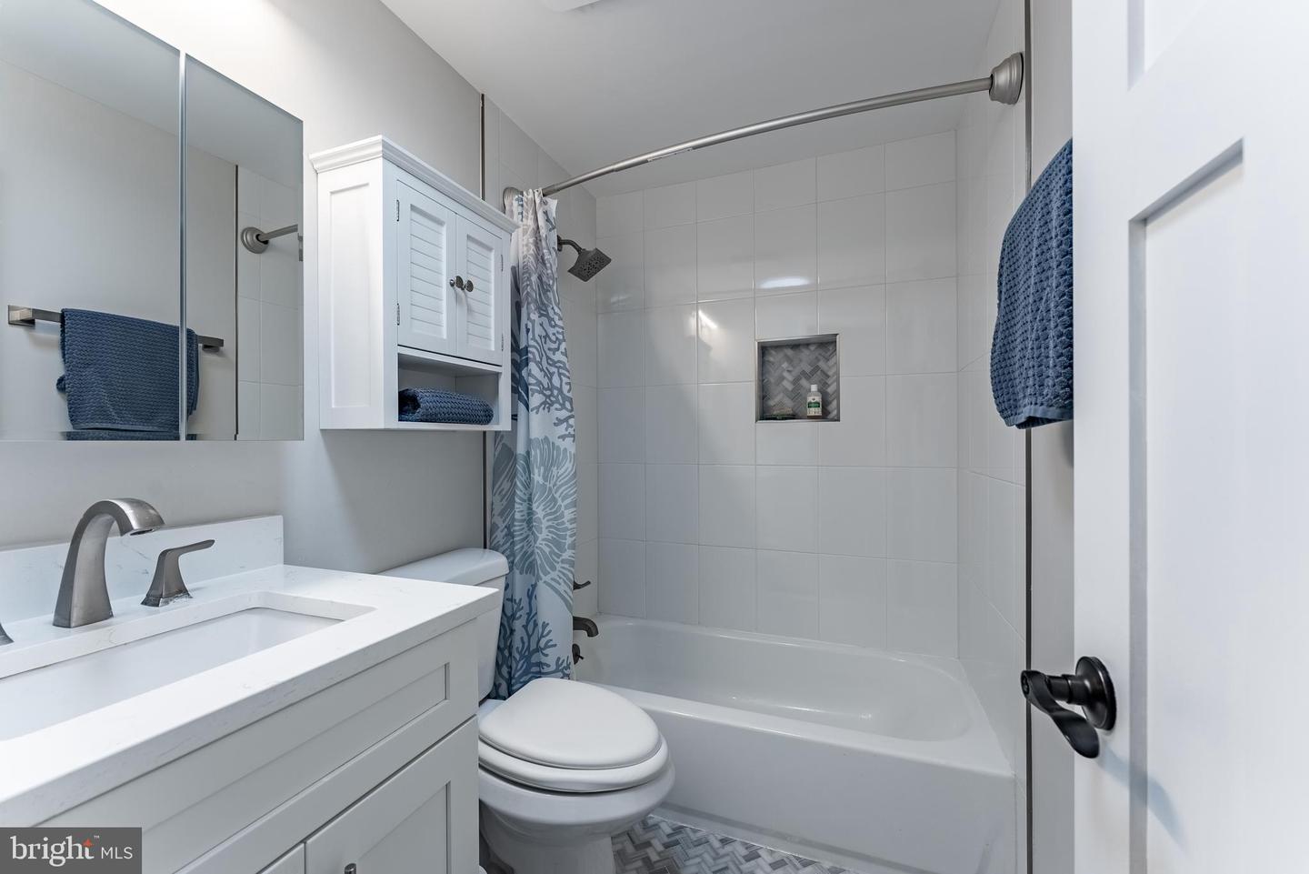 3204 HOLLY BERRY CT, FALLS CHURCH, Virginia 22042, 3 Bedrooms Bedrooms, ,2 BathroomsBathrooms,Residential,For sale,3204 HOLLY BERRY CT,VAFX2247824 MLS # VAFX2247824