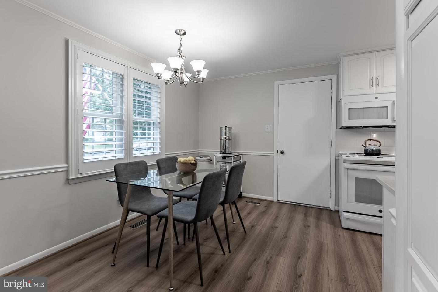 3204 HOLLY BERRY CT, FALLS CHURCH, Virginia 22042, 3 Bedrooms Bedrooms, ,2 BathroomsBathrooms,Residential,For sale,3204 HOLLY BERRY CT,VAFX2247824 MLS # VAFX2247824