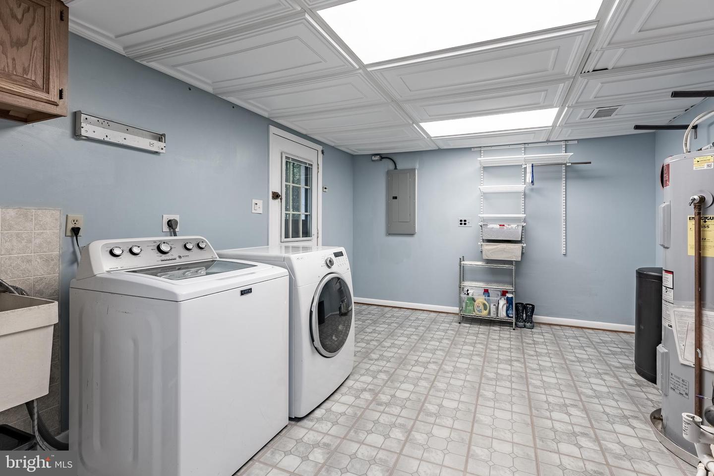 3204 HOLLY BERRY CT, FALLS CHURCH, Virginia 22042, 3 Bedrooms Bedrooms, ,2 BathroomsBathrooms,Residential,For sale,3204 HOLLY BERRY CT,VAFX2247824 MLS # VAFX2247824