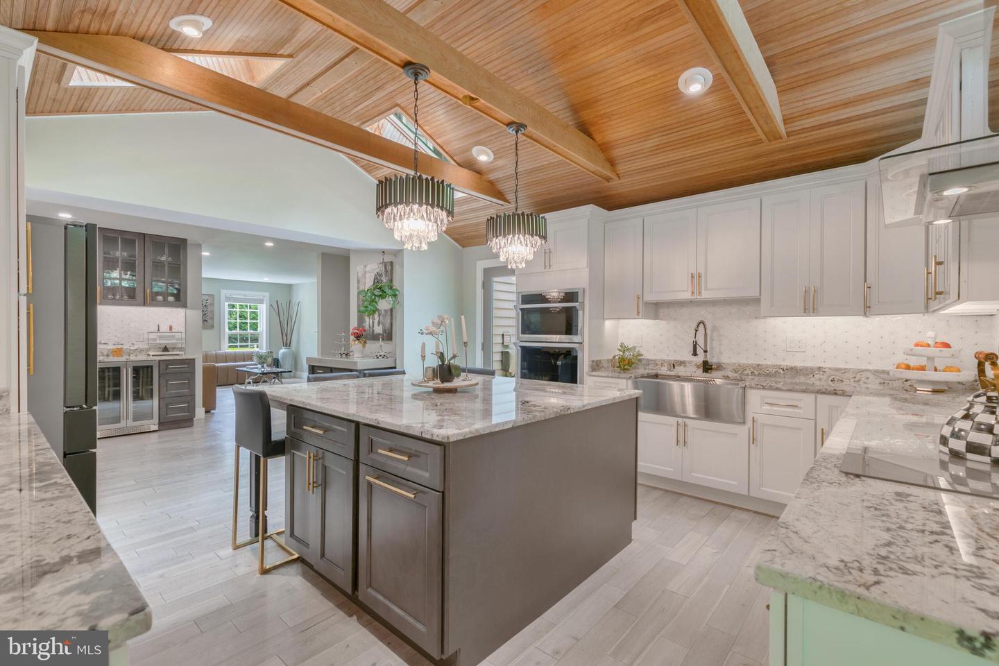 11726 LARIAT LN, OAKTON, Virginia 22124, 4 Bedrooms Bedrooms, ,3 BathroomsBathrooms,Residential,For sale,11726 LARIAT LN,VAFX2247868 MLS # VAFX2247868