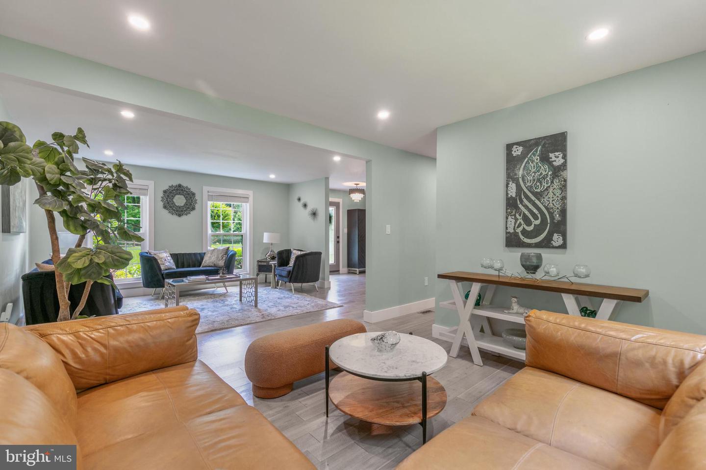 11726 LARIAT LN, OAKTON, Virginia 22124, 4 Bedrooms Bedrooms, ,3 BathroomsBathrooms,Residential,For sale,11726 LARIAT LN,VAFX2247868 MLS # VAFX2247868