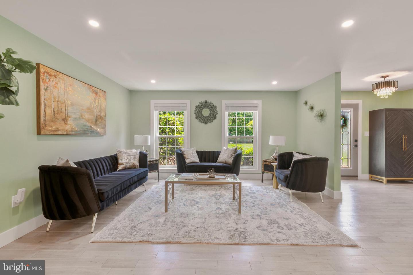 11726 LARIAT LN, OAKTON, Virginia 22124, 4 Bedrooms Bedrooms, ,3 BathroomsBathrooms,Residential,For sale,11726 LARIAT LN,VAFX2247868 MLS # VAFX2247868