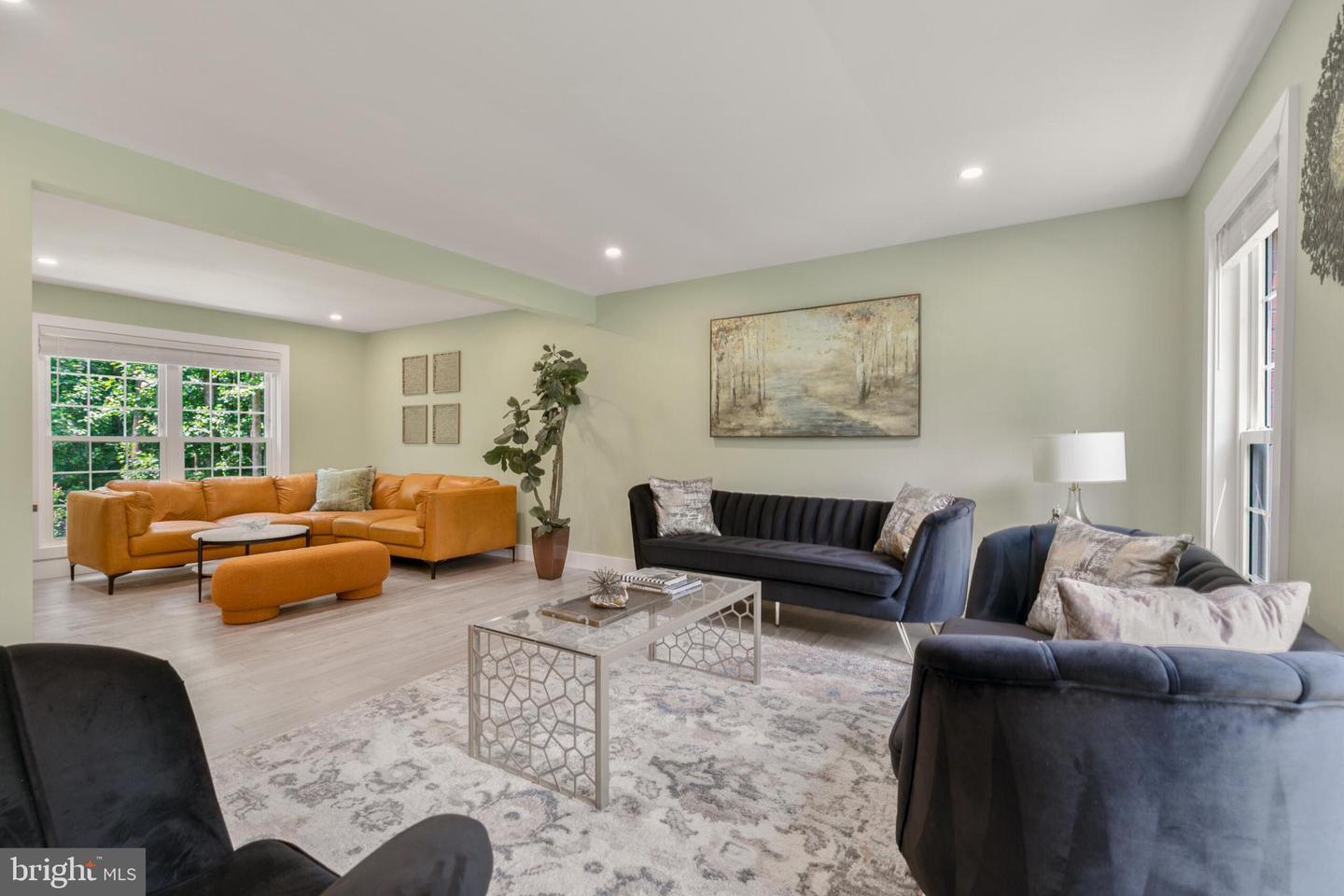 11726 LARIAT LN, OAKTON, Virginia 22124, 4 Bedrooms Bedrooms, ,3 BathroomsBathrooms,Residential,For sale,11726 LARIAT LN,VAFX2247868 MLS # VAFX2247868