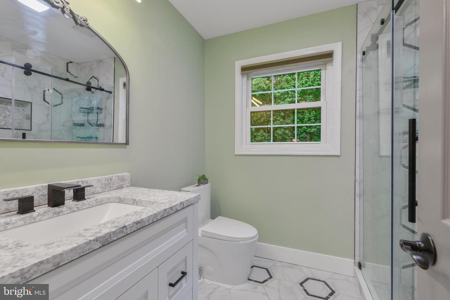 11726 LARIAT LN, OAKTON, Virginia 22124, 4 Bedrooms Bedrooms, ,3 BathroomsBathrooms,Residential,For sale,11726 LARIAT LN,VAFX2247868 MLS # VAFX2247868