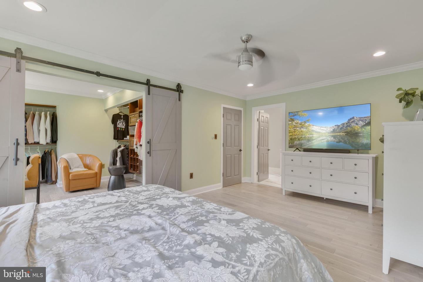 11726 LARIAT LN, OAKTON, Virginia 22124, 4 Bedrooms Bedrooms, ,3 BathroomsBathrooms,Residential,For sale,11726 LARIAT LN,VAFX2247868 MLS # VAFX2247868