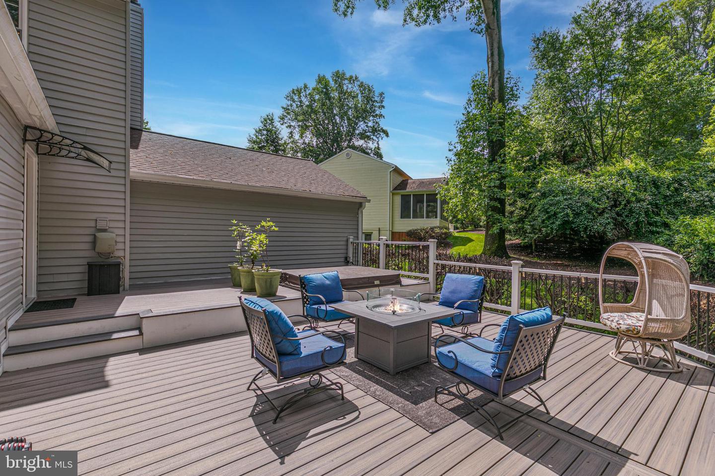11726 LARIAT LN, OAKTON, Virginia 22124, 4 Bedrooms Bedrooms, ,3 BathroomsBathrooms,Residential,For sale,11726 LARIAT LN,VAFX2247868 MLS # VAFX2247868