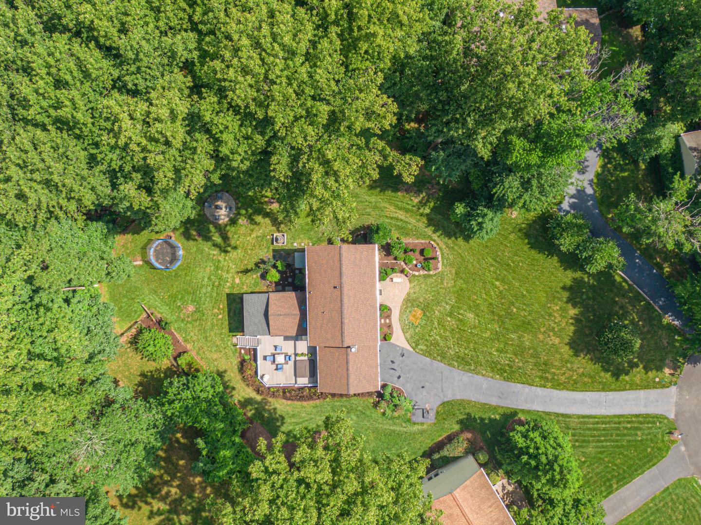 11726 LARIAT LN, OAKTON, Virginia 22124, 4 Bedrooms Bedrooms, ,3 BathroomsBathrooms,Residential,For sale,11726 LARIAT LN,VAFX2247868 MLS # VAFX2247868