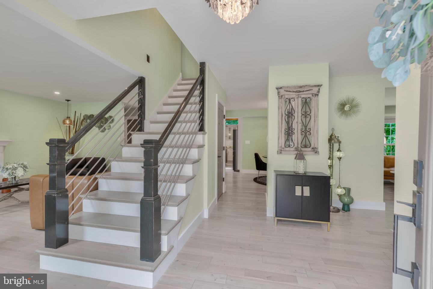 11726 LARIAT LN, OAKTON, Virginia 22124, 4 Bedrooms Bedrooms, ,3 BathroomsBathrooms,Residential,For sale,11726 LARIAT LN,VAFX2247868 MLS # VAFX2247868