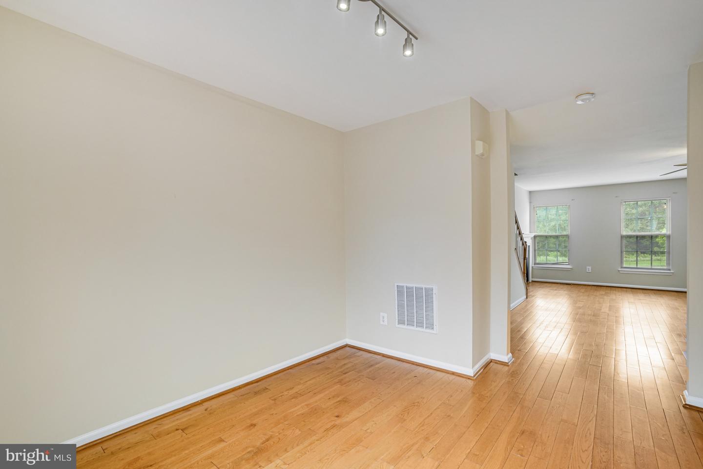 6187 LES DORSON LN, ALEXANDRIA, Virginia 22315, 3 Bedrooms Bedrooms, ,2 BathroomsBathrooms,Residential,For sale,6187 LES DORSON LN,VAFX2248736 MLS # VAFX2248736