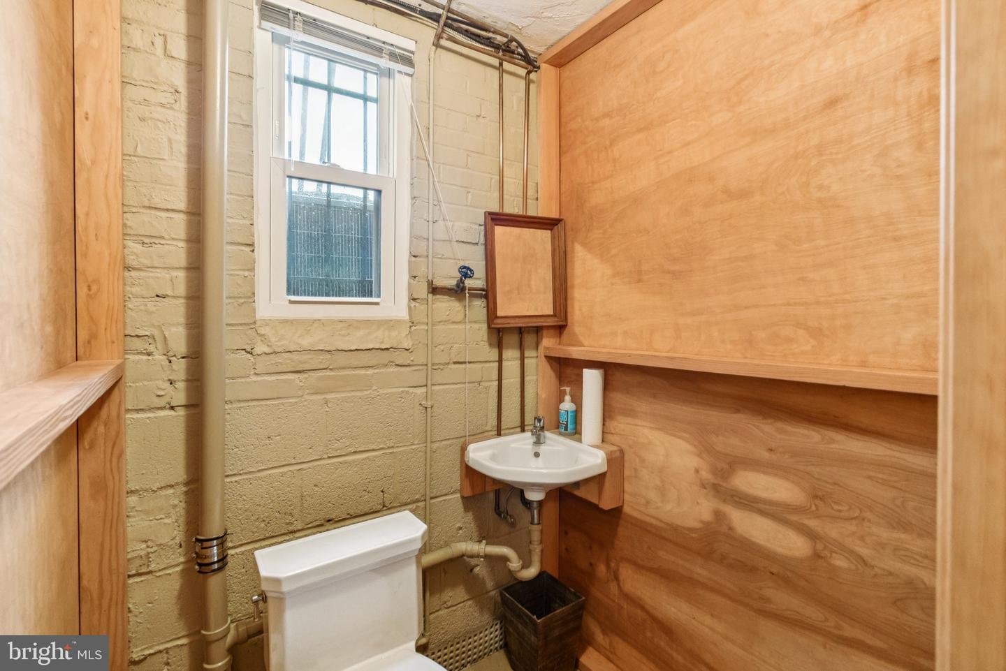 3917 FESSENDEN ST NW, WASHINGTON, District Of Columbia 20016, 3 Bedrooms Bedrooms, ,2 BathroomsBathrooms,Residential,For sale,3917 FESSENDEN ST NW,DCDC2206220 MLS # DCDC2206220