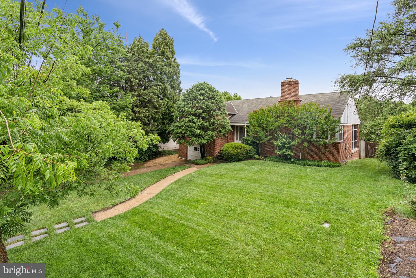 3917 FESSENDEN ST NW, WASHINGTON, District Of Columbia 20016, 3 Bedrooms Bedrooms, ,2 BathroomsBathrooms,Residential,For sale,3917 FESSENDEN ST NW,DCDC2206220 MLS # DCDC2206220