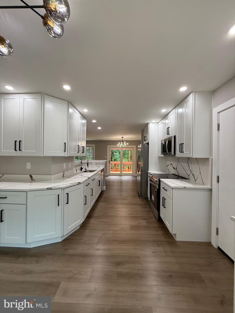 7937 SAINT GEORGE CT, SPRINGFIELD, Virginia 22153, 5 Bedrooms Bedrooms, ,3 BathroomsBathrooms,Residential,For sale,7937 SAINT GEORGE CT,VAFX2248176 MLS # VAFX2248176