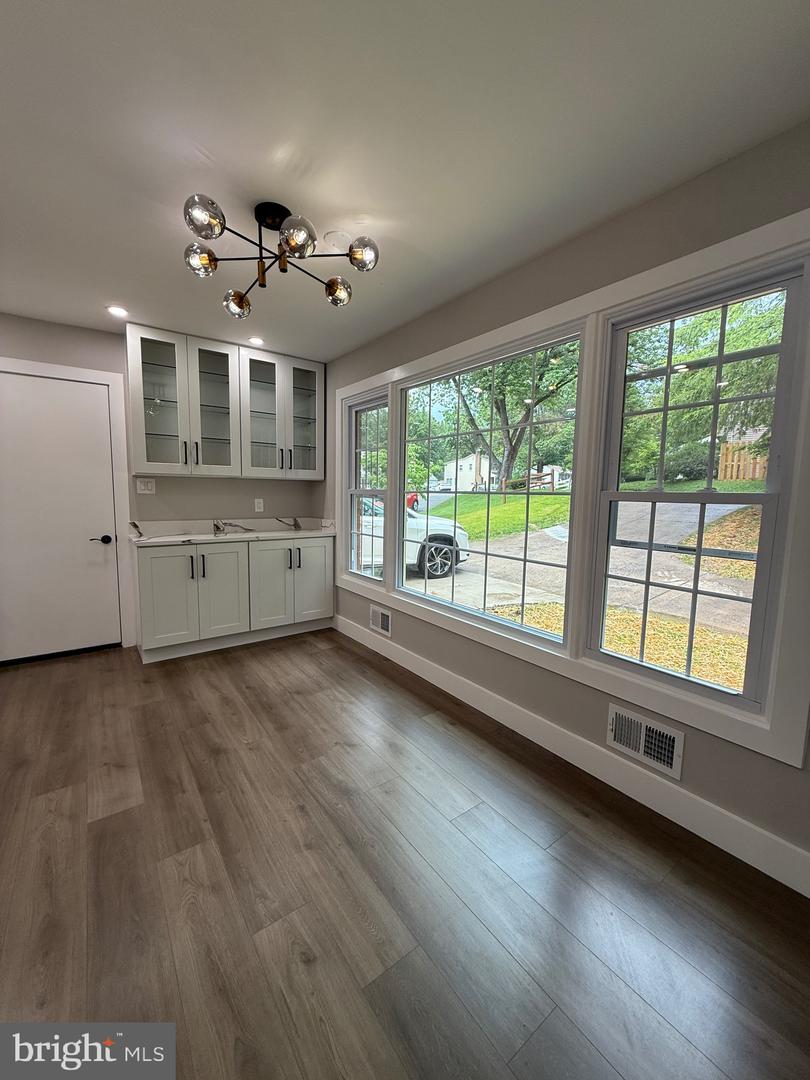 7937 SAINT GEORGE CT, SPRINGFIELD, Virginia 22153, 5 Bedrooms Bedrooms, ,3 BathroomsBathrooms,Residential,For sale,7937 SAINT GEORGE CT,VAFX2248176 MLS # VAFX2248176