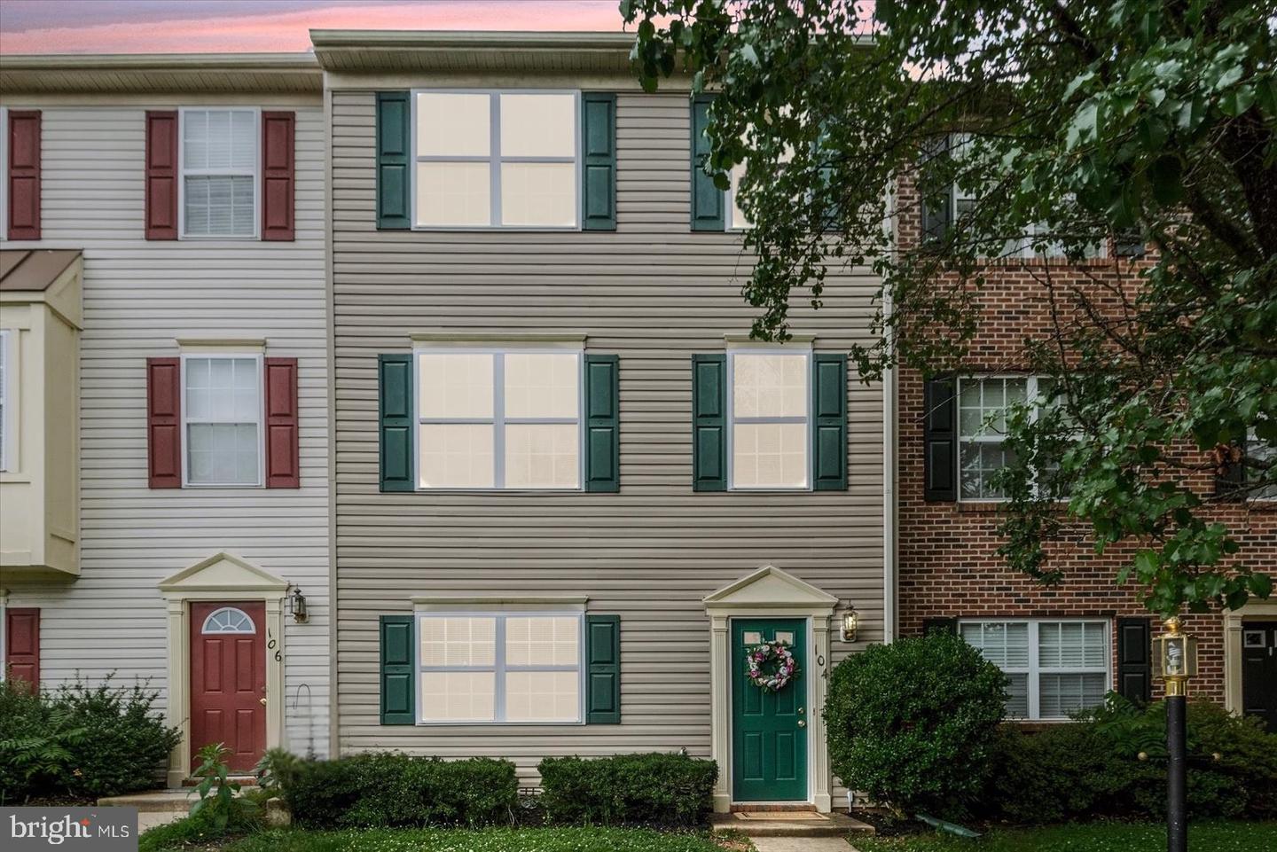 104 REGINA LN, FREDERICKSBURG, Virginia 22405, 4 Bedrooms Bedrooms, ,2 BathroomsBathrooms,Residential,For sale,104 REGINA LN,VAST2039962 MLS # VAST2039962
