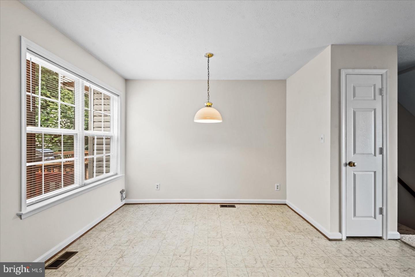 104 REGINA LN, FREDERICKSBURG, Virginia 22405, 4 Bedrooms Bedrooms, ,2 BathroomsBathrooms,Residential,For sale,104 REGINA LN,VAST2039962 MLS # VAST2039962