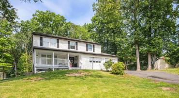 219 WHITSONS RUN, STAFFORD, Virginia 22554, 4 Bedrooms Bedrooms, ,2 BathroomsBathrooms,Residential,For sale,219 WHITSONS RUN,VAST2039964 MLS # VAST2039964