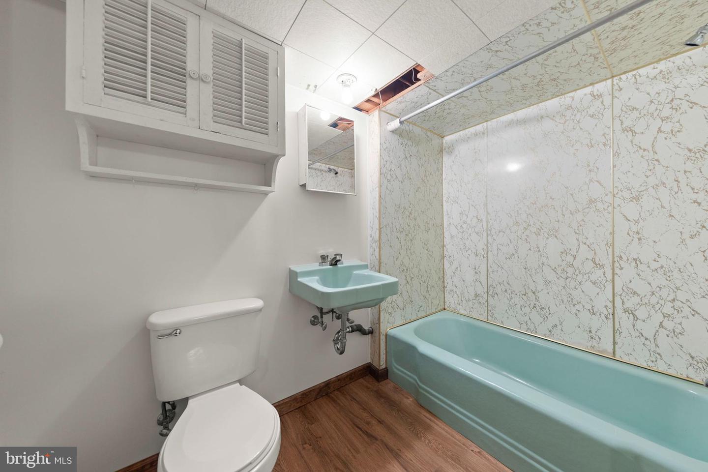 412 FAIRVIEW AVE, WINCHESTER, Virginia 22601, 3 Bedrooms Bedrooms, ,3 BathroomsBathrooms,Residential,For sale,412 FAIRVIEW AVE,VAWI2007986 MLS # VAWI2007986
