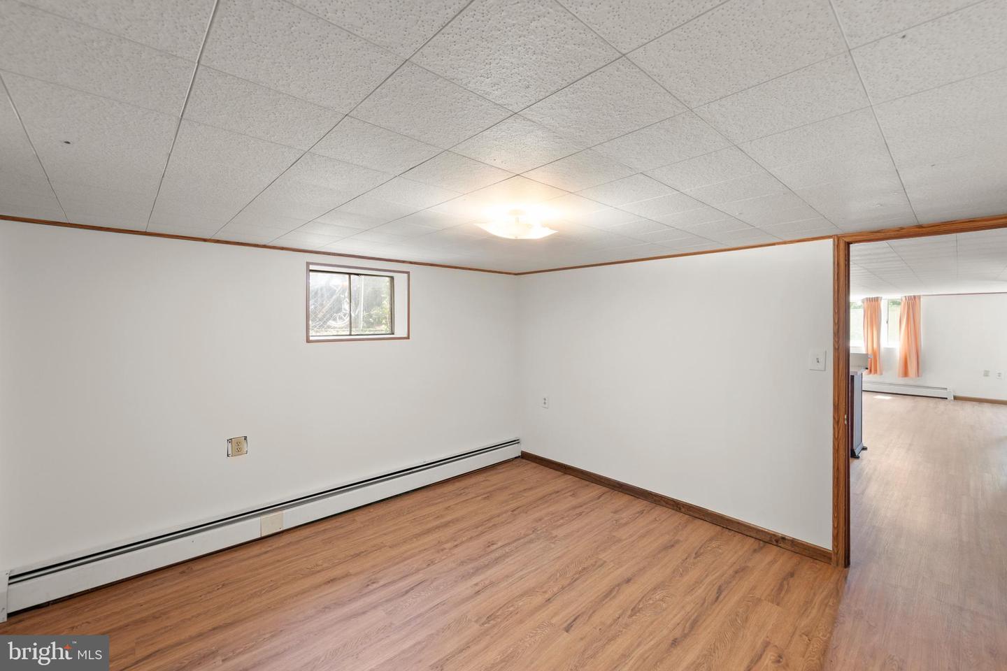 412 FAIRVIEW AVE, WINCHESTER, Virginia 22601, 3 Bedrooms Bedrooms, ,3 BathroomsBathrooms,Residential,For sale,412 FAIRVIEW AVE,VAWI2007986 MLS # VAWI2007986