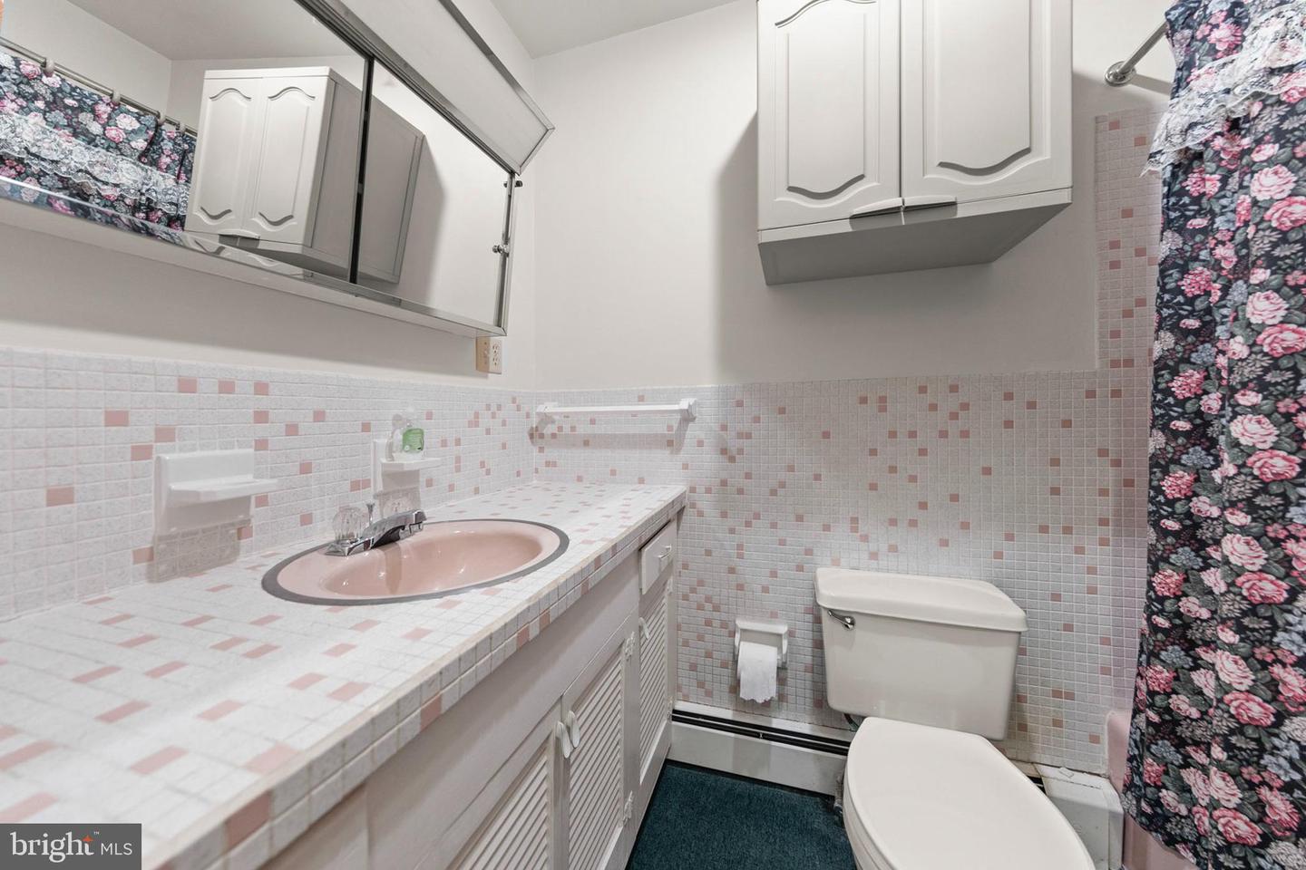 412 FAIRVIEW AVE, WINCHESTER, Virginia 22601, 3 Bedrooms Bedrooms, ,3 BathroomsBathrooms,Residential,For sale,412 FAIRVIEW AVE,VAWI2007986 MLS # VAWI2007986