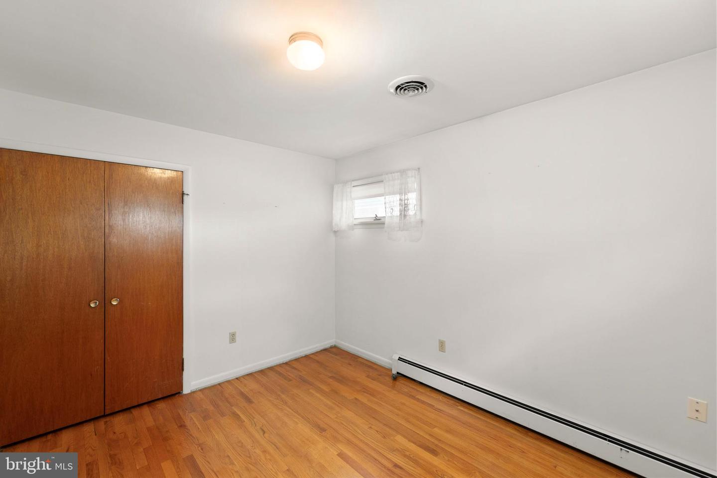 412 FAIRVIEW AVE, WINCHESTER, Virginia 22601, 3 Bedrooms Bedrooms, ,3 BathroomsBathrooms,Residential,For sale,412 FAIRVIEW AVE,VAWI2007986 MLS # VAWI2007986