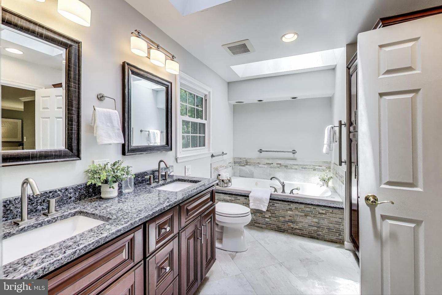 6536 LITTLE OX RD, FAIRFAX STATION, Virginia 22039, 4 Bedrooms Bedrooms, ,3 BathroomsBathrooms,Residential,For sale,6536 LITTLE OX RD,VAFX2248800 MLS # VAFX2248800