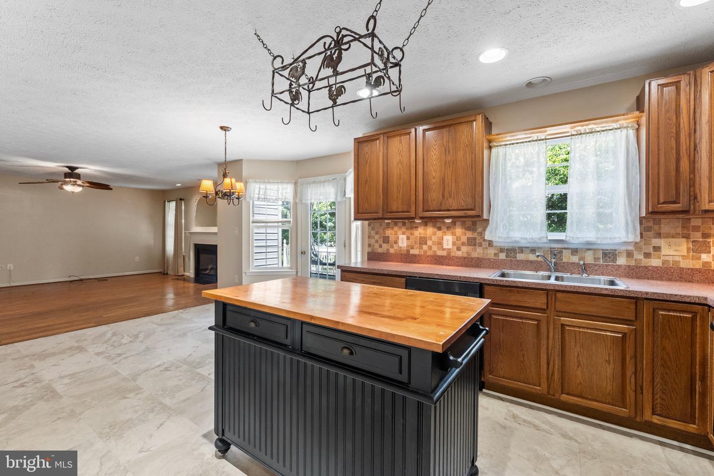 135 HOBBS HOLE LN, TAPPAHANNOCK, Virginia 22560, 4 Bedrooms Bedrooms, 7 Rooms Rooms,2 BathroomsBathrooms,Residential,For sale,135 HOBBS HOLE LN,VAES2000906 MLS # VAES2000906