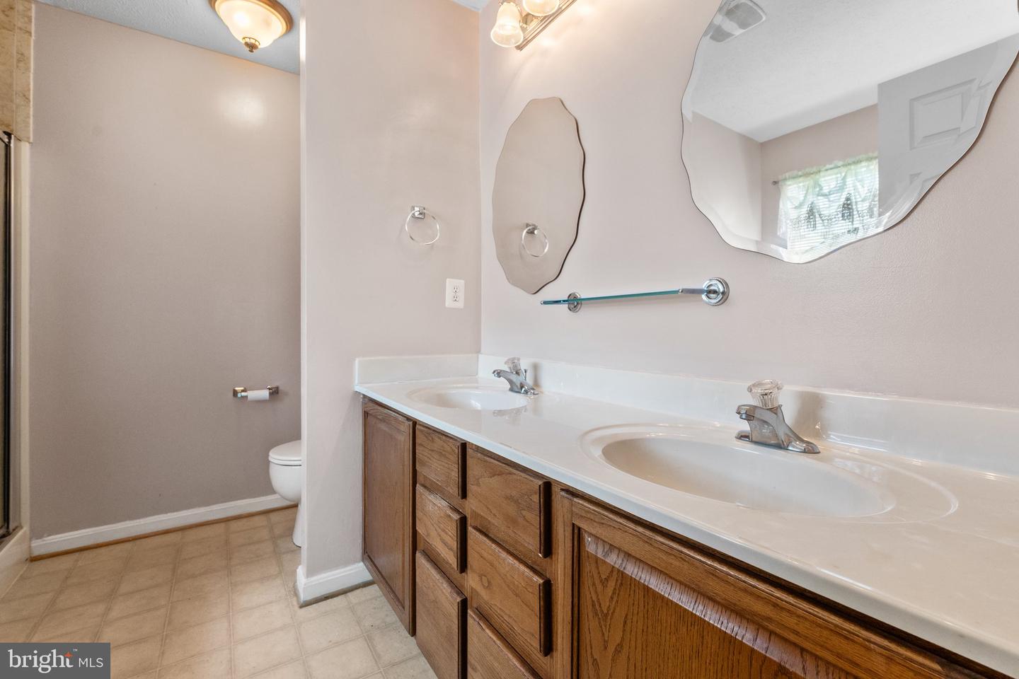 135 HOBBS HOLE LN, TAPPAHANNOCK, Virginia 22560, 4 Bedrooms Bedrooms, 7 Rooms Rooms,2 BathroomsBathrooms,Residential,For sale,135 HOBBS HOLE LN,VAES2000906 MLS # VAES2000906