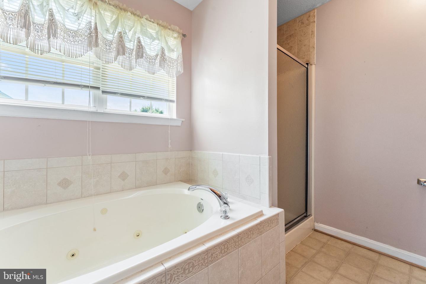 135 HOBBS HOLE LN, TAPPAHANNOCK, Virginia 22560, 4 Bedrooms Bedrooms, 7 Rooms Rooms,2 BathroomsBathrooms,Residential,For sale,135 HOBBS HOLE LN,VAES2000906 MLS # VAES2000906