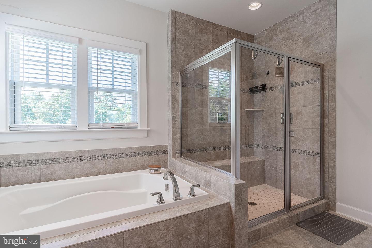 25983 LILAC OAKS PL, ALDIE, Virginia 20105, 6 Bedrooms Bedrooms, ,5 BathroomsBathrooms,Residential,For sale,25983 LILAC OAKS PL,VALO2099850 MLS # VALO2099850