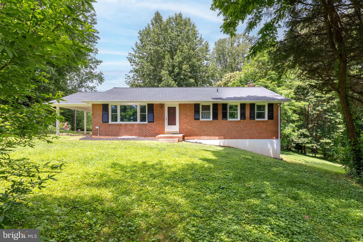 6511 BRIGGS RD, WARRENTON, Virginia 20187, 5 Bedrooms Bedrooms, ,3 BathroomsBathrooms,Residential,For sale,6511 BRIGGS RD,VAFQ2017084 MLS # VAFQ2017084