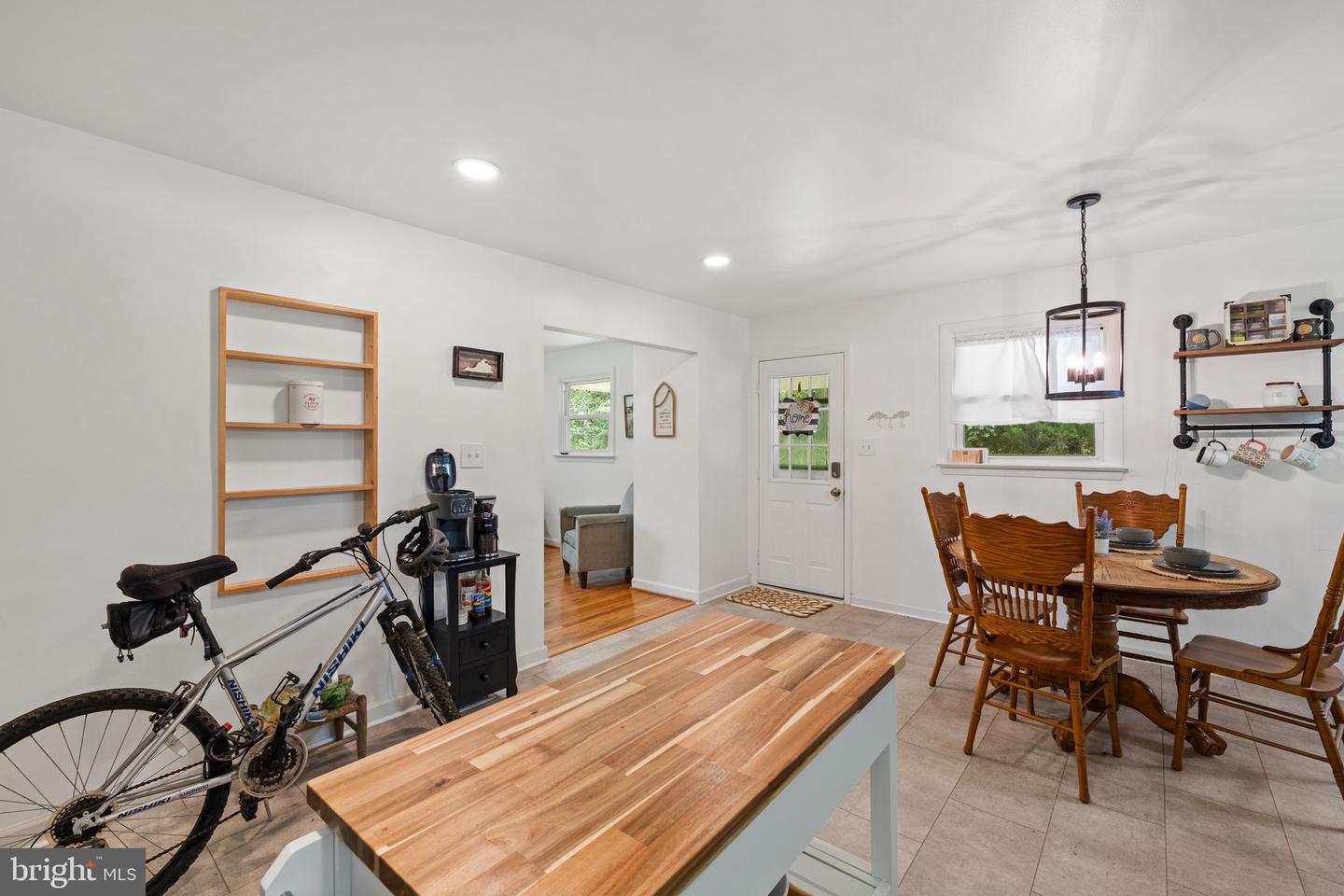 6511 BRIGGS RD, WARRENTON, Virginia 20187, 5 Bedrooms Bedrooms, ,3 BathroomsBathrooms,Residential,For sale,6511 BRIGGS RD,VAFQ2017084 MLS # VAFQ2017084