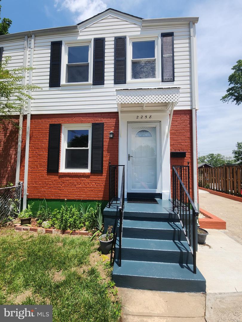 2258 ARLINGTON TER, ALEXANDRIA, Virginia 22303, 4 Bedrooms Bedrooms, ,3 BathroomsBathrooms,Residential,For sale,2258 ARLINGTON TER,VAFX2248824 MLS # VAFX2248824
