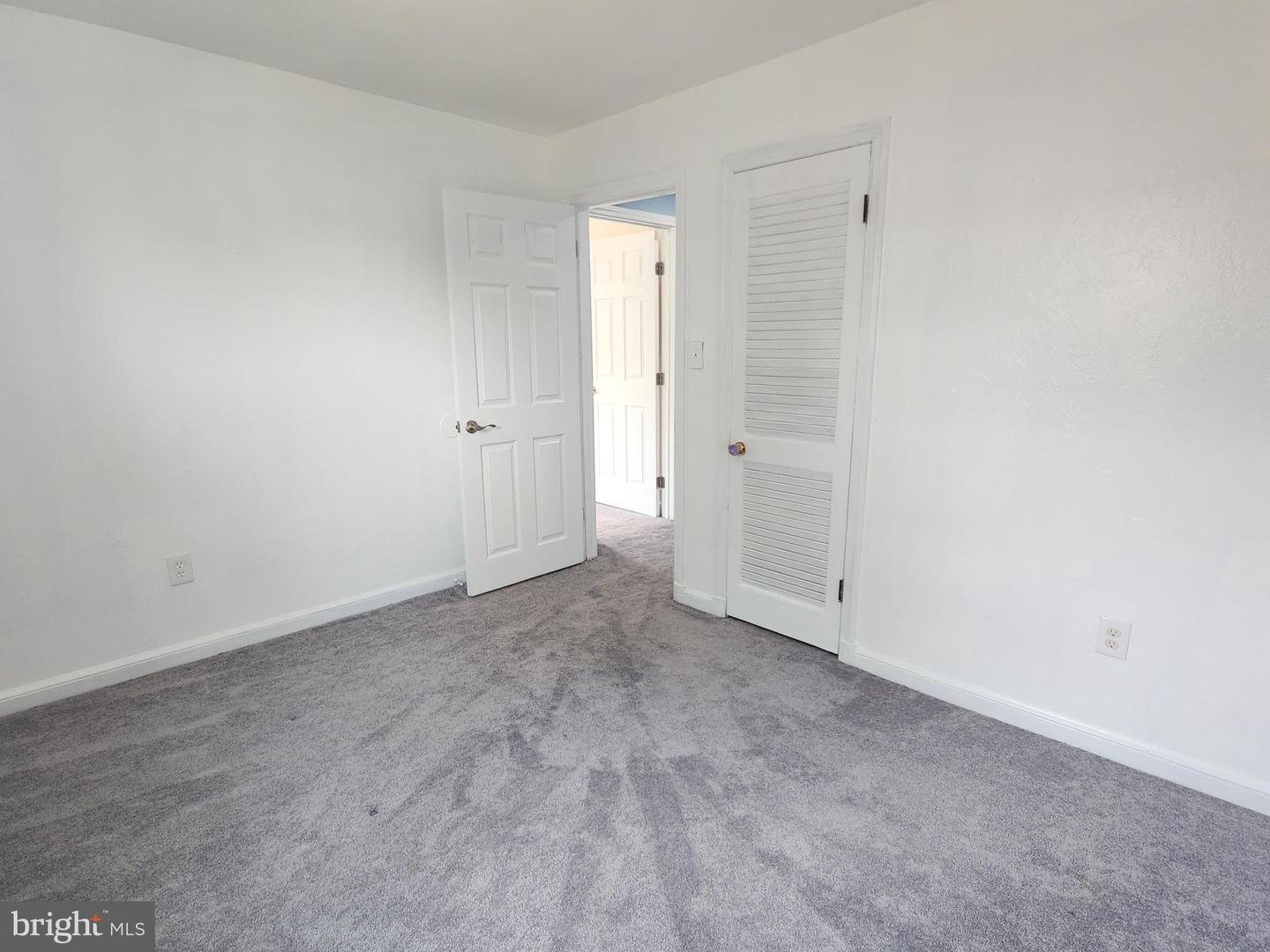 2258 ARLINGTON TER, ALEXANDRIA, Virginia 22303, 4 Bedrooms Bedrooms, ,3 BathroomsBathrooms,Residential,For sale,2258 ARLINGTON TER,VAFX2248824 MLS # VAFX2248824