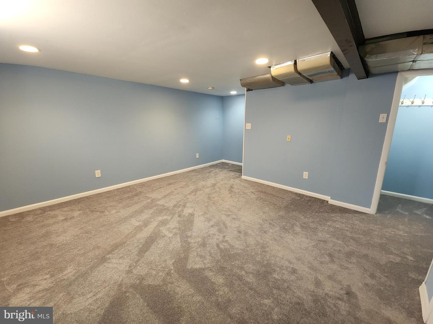 2258 ARLINGTON TER, ALEXANDRIA, Virginia 22303, 4 Bedrooms Bedrooms, ,3 BathroomsBathrooms,Residential,For sale,2258 ARLINGTON TER,VAFX2248824 MLS # VAFX2248824