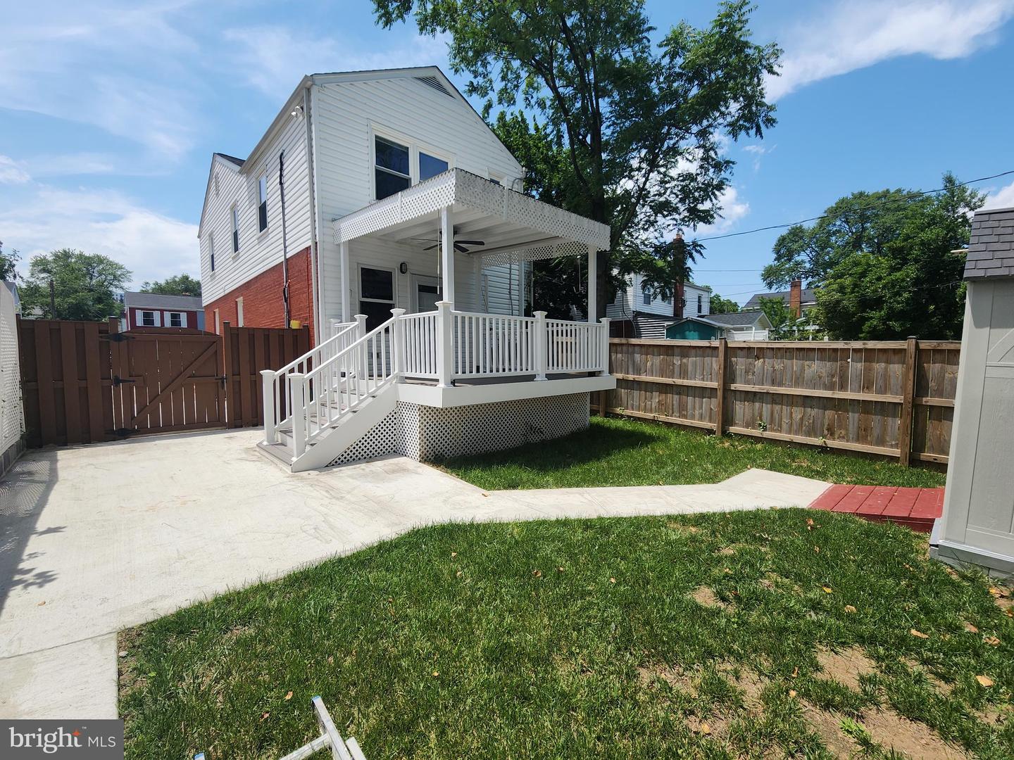 2258 ARLINGTON TER, ALEXANDRIA, Virginia 22303, 4 Bedrooms Bedrooms, ,3 BathroomsBathrooms,Residential,For sale,2258 ARLINGTON TER,VAFX2248824 MLS # VAFX2248824