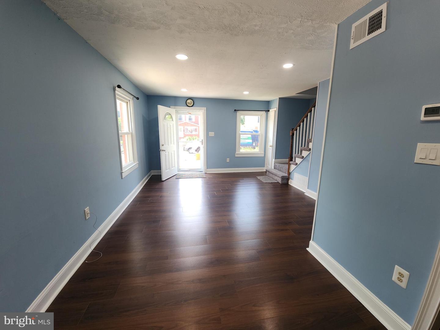 2258 ARLINGTON TER, ALEXANDRIA, Virginia 22303, 4 Bedrooms Bedrooms, ,3 BathroomsBathrooms,Residential,For sale,2258 ARLINGTON TER,VAFX2248824 MLS # VAFX2248824