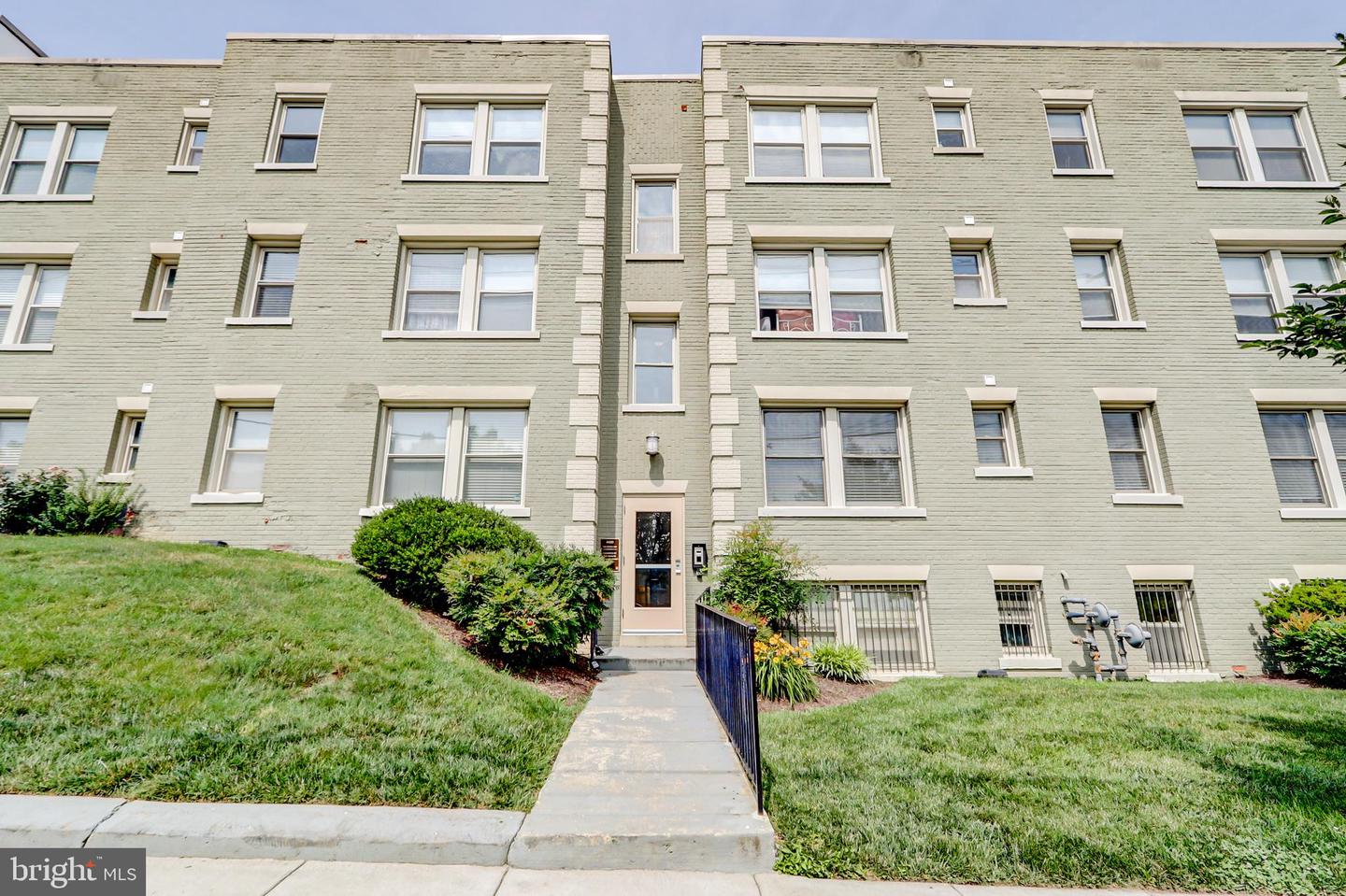 4420 1ST PL NE #12, WASHINGTON, District Of Columbia 20011, 1 Bedroom Bedrooms, ,1 BathroomBathrooms,Residential,For sale,4420 1ST PL NE #12,DCDC2206428 MLS # DCDC2206428