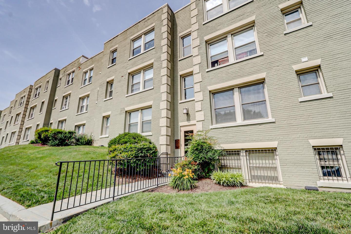 4420 1ST PL NE #12, WASHINGTON, District Of Columbia 20011, 1 Bedroom Bedrooms, ,1 BathroomBathrooms,Residential,For sale,4420 1ST PL NE #12,DCDC2206428 MLS # DCDC2206428