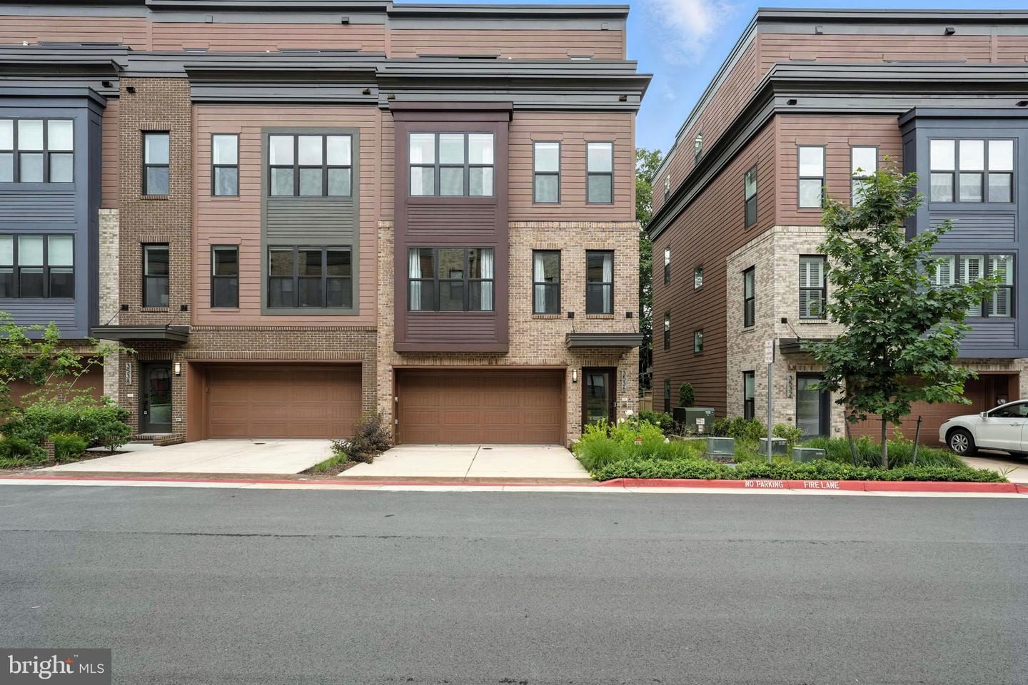 3536 SUTTON HEIGHTS CIR, FAIRFAX, Virginia 22031, 4 Bedrooms Bedrooms, ,3 BathroomsBathrooms,Residential,For sale,3536 SUTTON HEIGHTS CIR,VAFC2006498 MLS # VAFC2006498