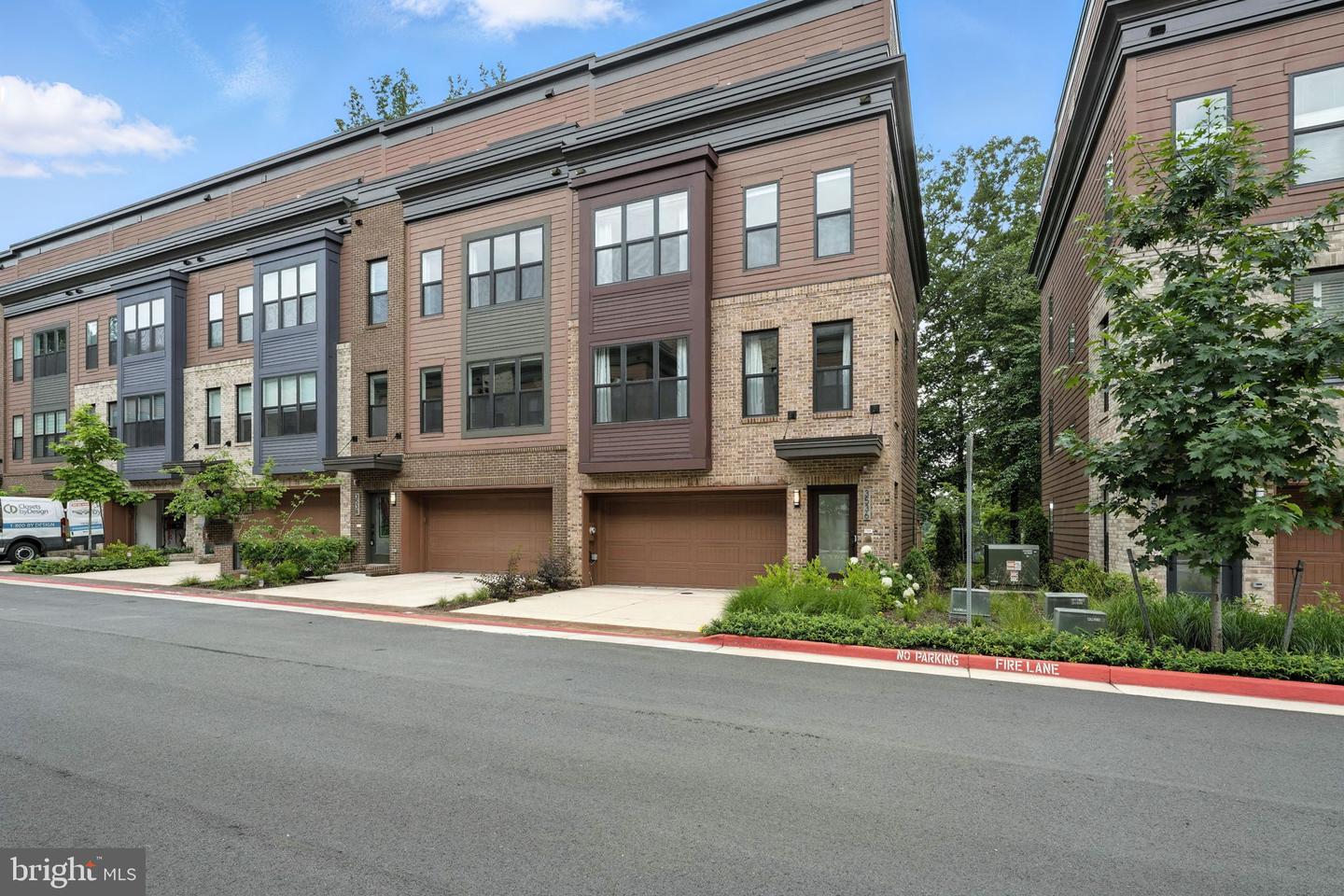 3536 SUTTON HEIGHTS CIR, FAIRFAX, Virginia 22031, 4 Bedrooms Bedrooms, ,3 BathroomsBathrooms,Residential,For sale,3536 SUTTON HEIGHTS CIR,VAFC2006498 MLS # VAFC2006498