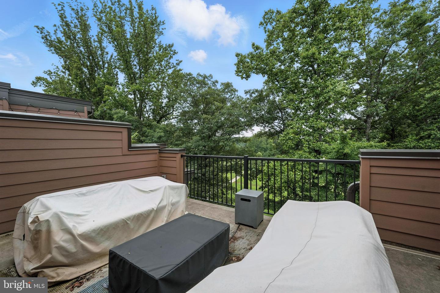 3536 SUTTON HEIGHTS CIR, FAIRFAX, Virginia 22031, 4 Bedrooms Bedrooms, ,3 BathroomsBathrooms,Residential,For sale,3536 SUTTON HEIGHTS CIR,VAFC2006498 MLS # VAFC2006498