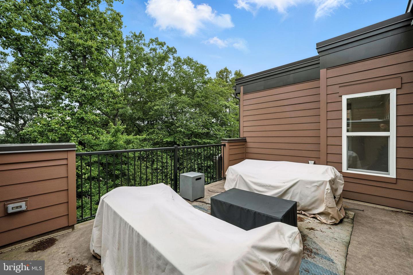 3536 SUTTON HEIGHTS CIR, FAIRFAX, Virginia 22031, 4 Bedrooms Bedrooms, ,3 BathroomsBathrooms,Residential,For sale,3536 SUTTON HEIGHTS CIR,VAFC2006498 MLS # VAFC2006498