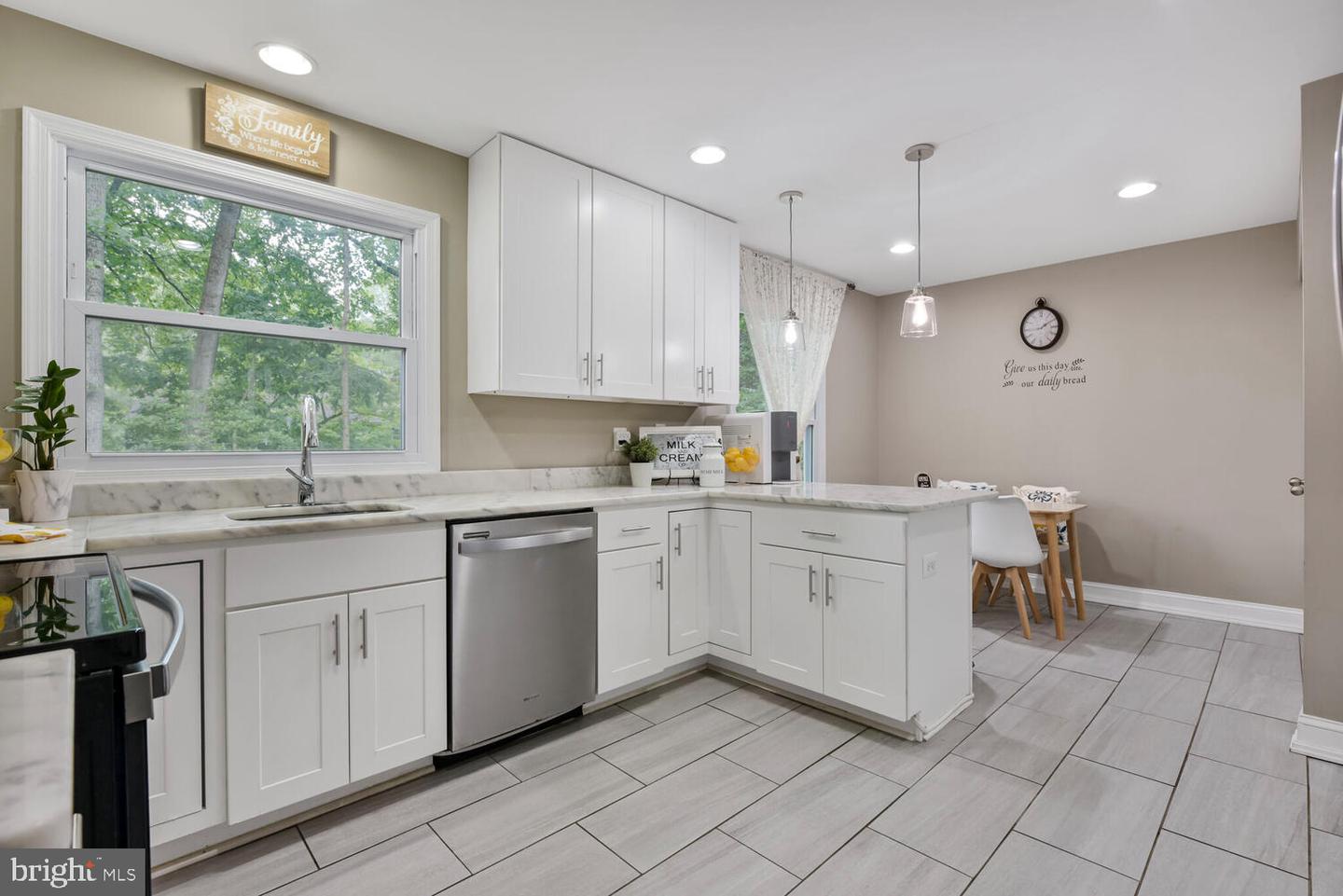 10824 BURR OAK WAY, BURKE, Virginia 22015, 5 Bedrooms Bedrooms, ,3 BathroomsBathrooms,Residential,For sale,10824 BURR OAK WAY,VAFX2248960 MLS # VAFX2248960