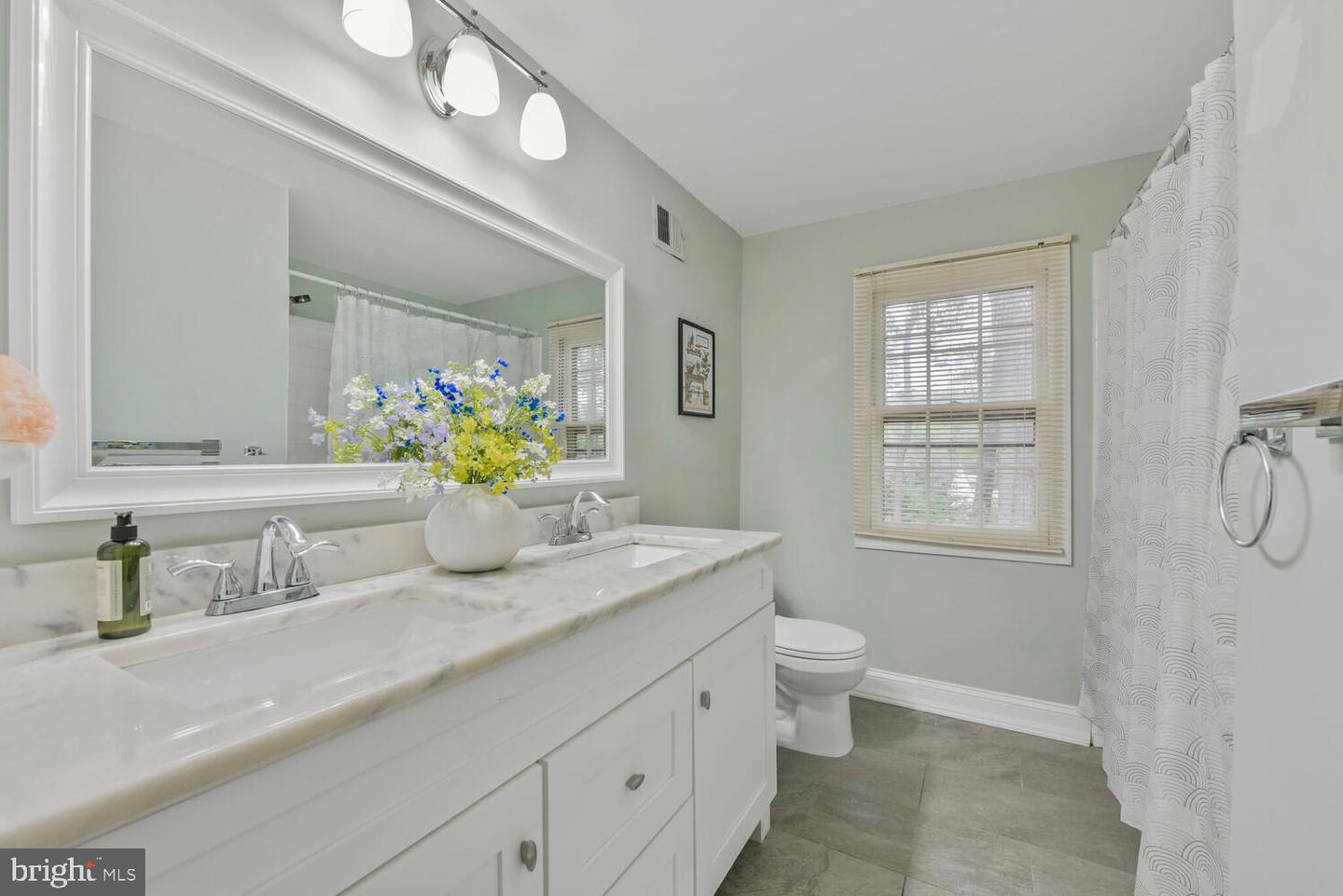 10824 BURR OAK WAY, BURKE, Virginia 22015, 5 Bedrooms Bedrooms, ,3 BathroomsBathrooms,Residential,For sale,10824 BURR OAK WAY,VAFX2248960 MLS # VAFX2248960
