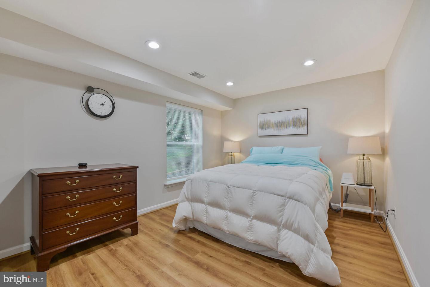 10824 BURR OAK WAY, BURKE, Virginia 22015, 5 Bedrooms Bedrooms, ,3 BathroomsBathrooms,Residential,For sale,10824 BURR OAK WAY,VAFX2248960 MLS # VAFX2248960