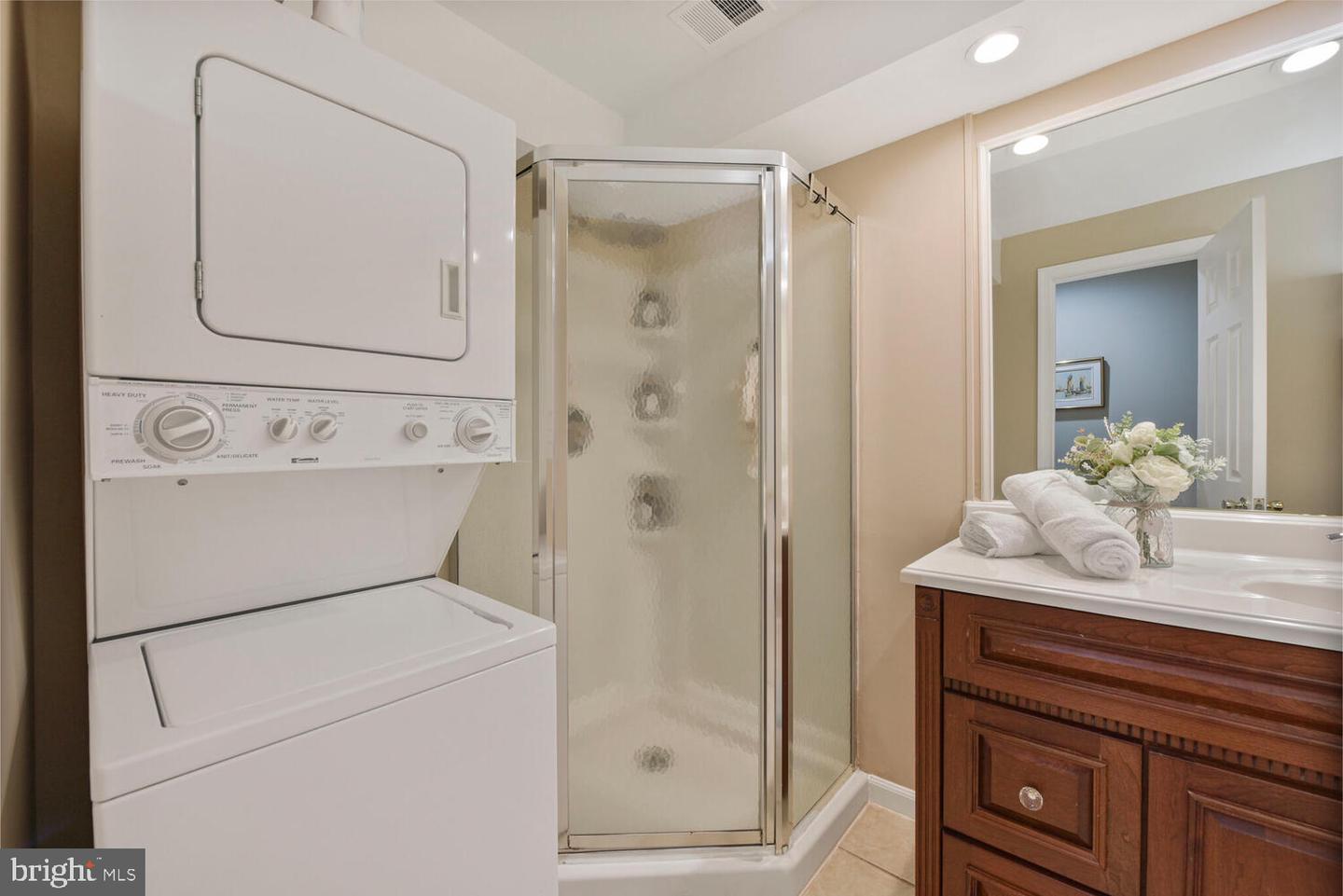 10824 BURR OAK WAY, BURKE, Virginia 22015, 5 Bedrooms Bedrooms, ,3 BathroomsBathrooms,Residential,For sale,10824 BURR OAK WAY,VAFX2248960 MLS # VAFX2248960